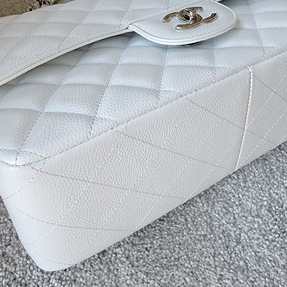 CHANEL Classic Flap Jumbo White Caviar - Picture 9 of 12